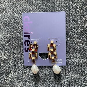 Claire's Gold Chain and Pearl Earrings